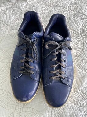 Men’s Gucci Navy Leather Low-Top Sneakers with Blue Stripe and snakeskin detail